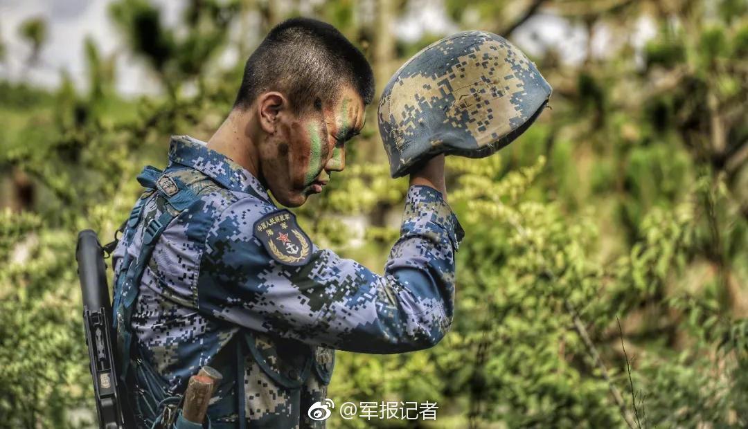 cf电竞新星云悠悠人物介绍游戏攻略 示例图 - 说明文字