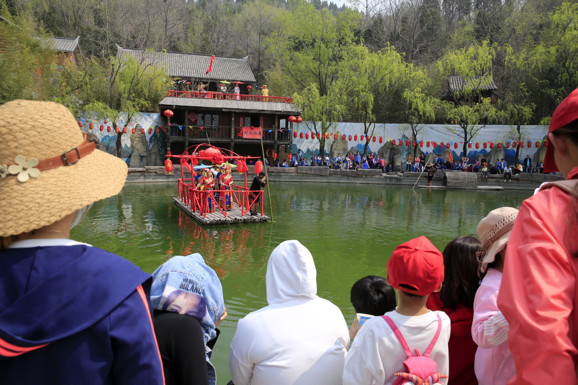 保罗芭芭拉1980年合作-斯顿手颠覆传统流行文化 示例图 - 说明文字