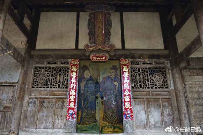 保罗芭芭拉1980年合作-斯顿手颠覆传统流行文化 示例图 - 说明文字