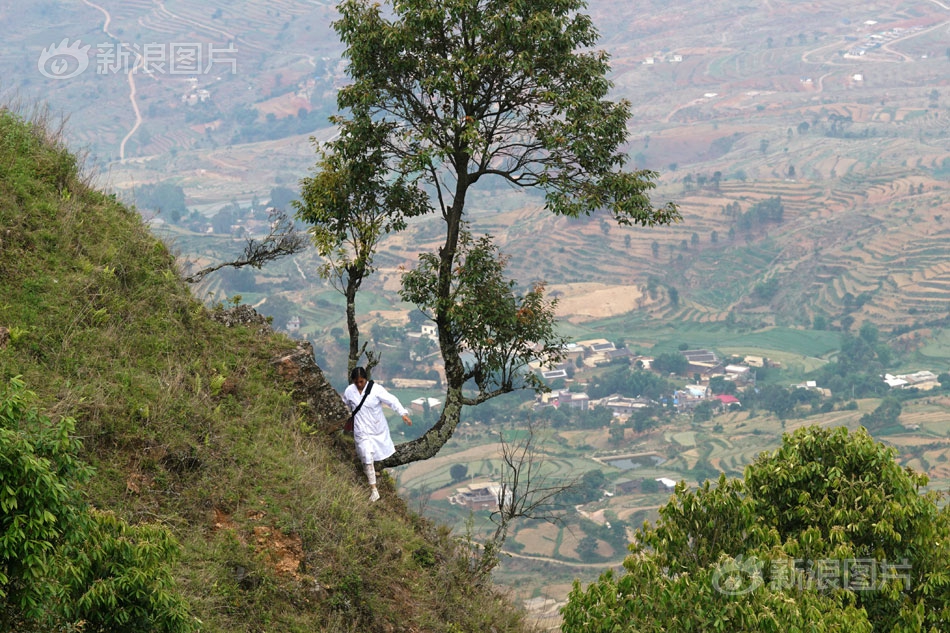 女警花闺房处女学习新技能准备晋升 示例图 - 说明文字