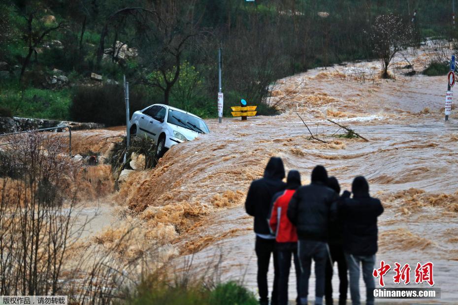 女警花闺房处女学习新技能准备晋升 示例图 - 说明文字