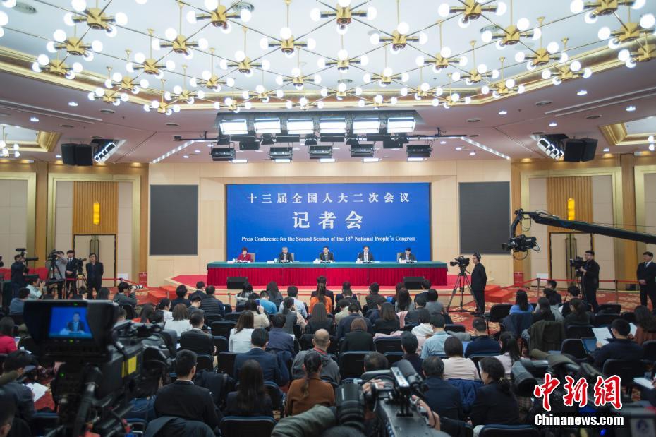 女警花闺房处女学习新技能准备晋升 示例图 - 说明文字