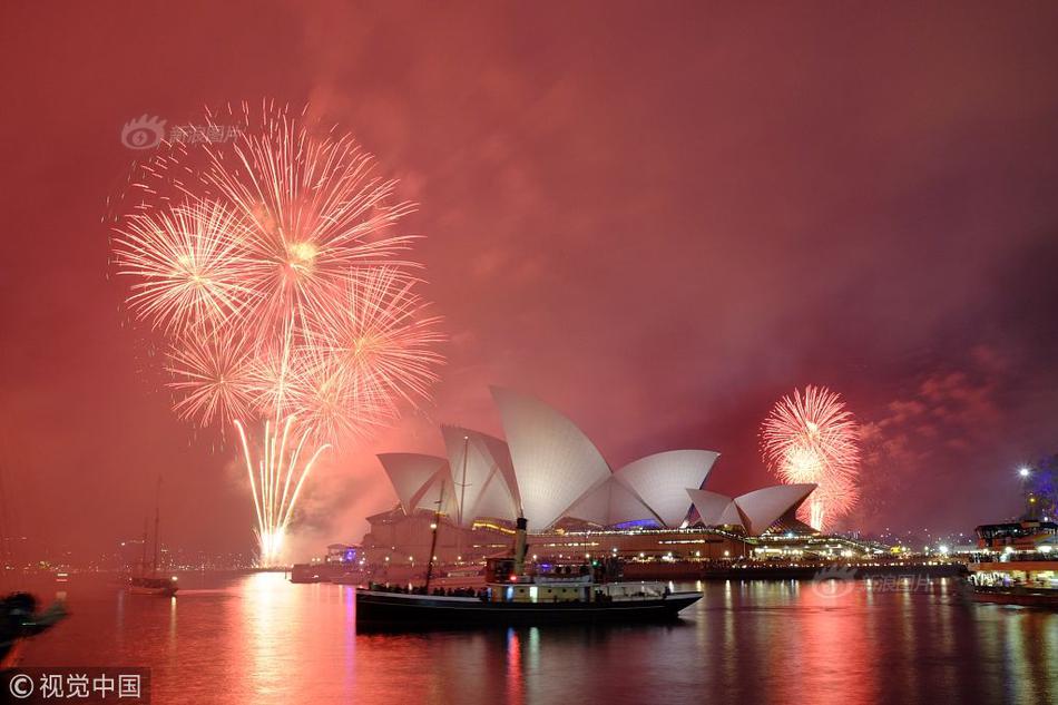 尝心蜜迈开腿尝尝你的草莓 示例图 - 说明文字