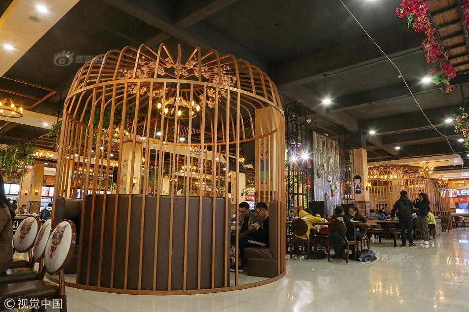 cf电竞新星云悠悠人物介绍游戏攻略 示例图 - 说明文字