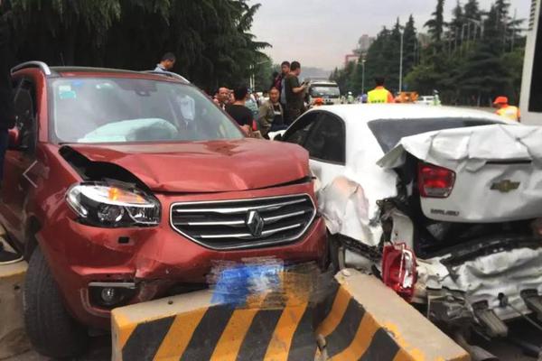 喜欢bl动画的你，来看这些车车动画推荐吧！bl的车车动画 示例图 - 说明文字