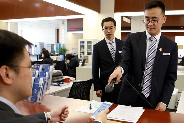 cf电竞新星云悠悠人物介绍游戏攻略 示例图 - 说明文字