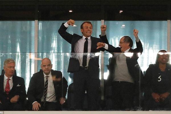 公司公厕小说免费阅读2025最新章节更新 示例图 - 说明文字