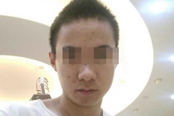 尝心蜜迈开腿尝尝你的草莓 示例图 - 说明文字