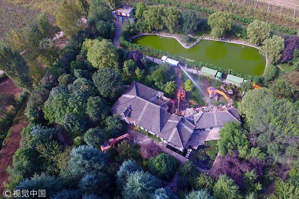 尝心蜜迈开腿尝尝你的草莓 示例图 - 说明文字