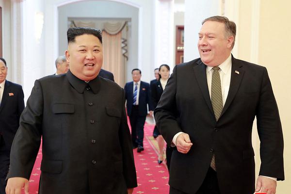 惊人色骚妇公共场合大胆视频曝光 示例图 - 说明文字