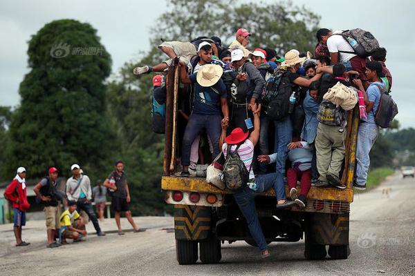 保罗芭芭拉1980年合作-斯顿手颠覆传统流行文化 示例图 - 说明文字