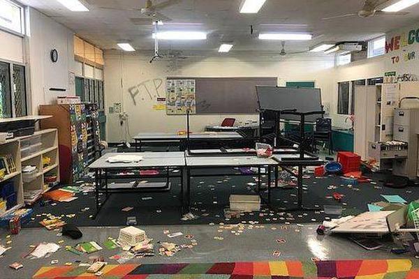 公司公厕小说免费阅读2025最新章节更新 示例图 - 说明文字