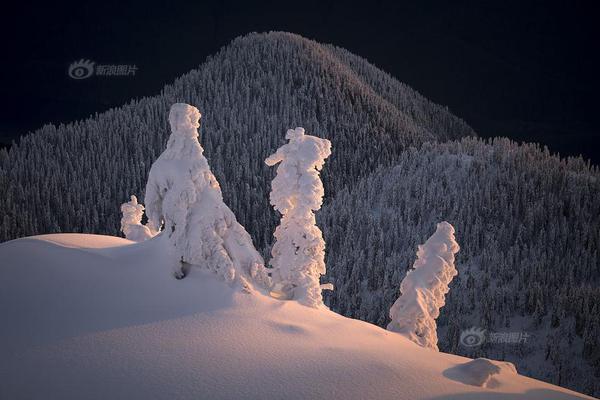 惊人色骚妇公共场合大胆视频曝光 示例图 - 说明文字