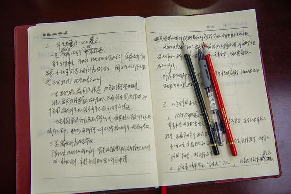 惊人色骚妇公共场合大胆视频曝光 示例图 - 说明文字