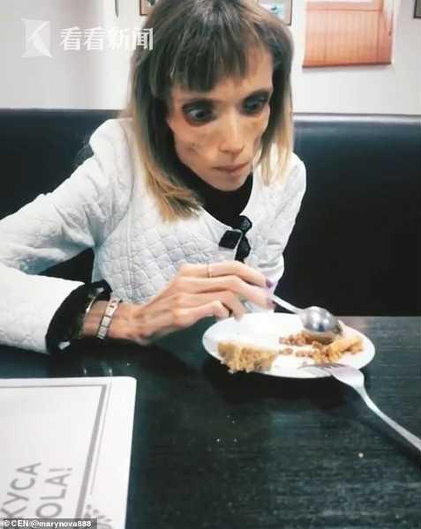 女警花闺房处女学习新技能准备晋升 示例图 - 说明文字