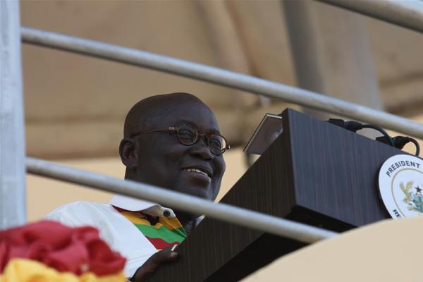 惊人色骚妇公共场合大胆视频曝光 示例图 - 说明文字