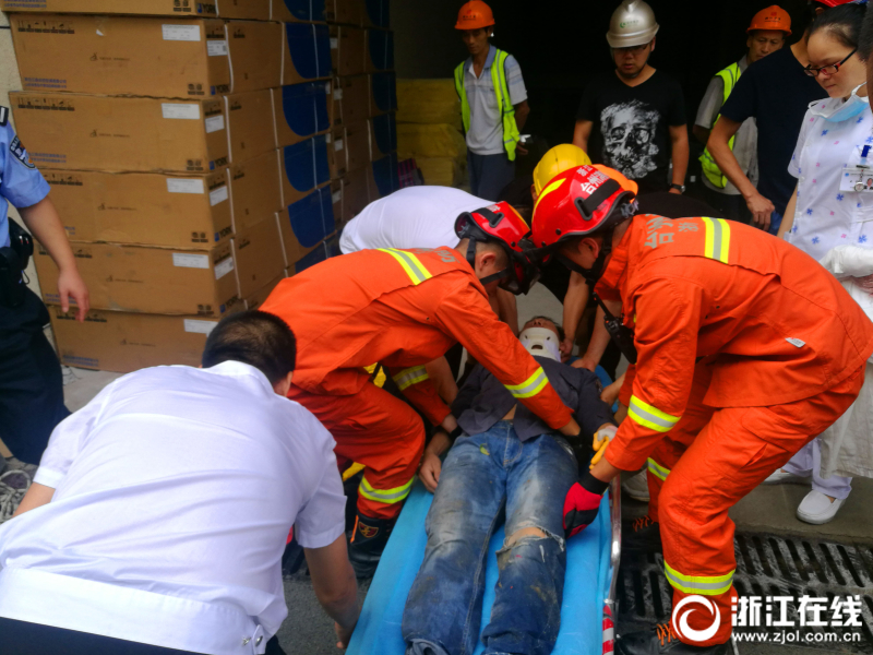 保罗芭芭拉1980年合作-斯顿手颠覆传统流行文化 示例图 - 说明文字