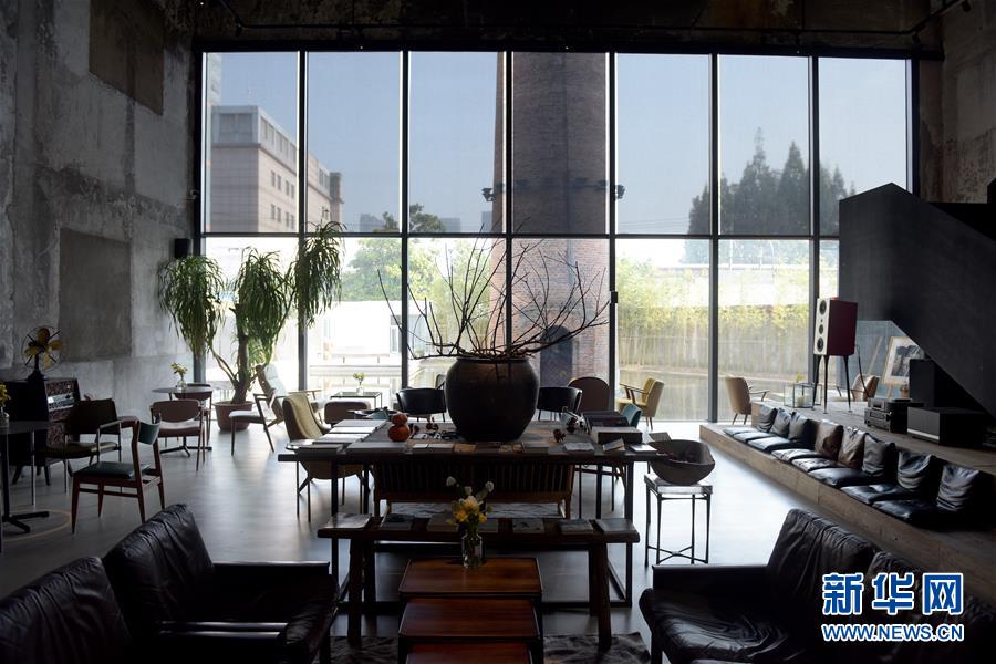 s货大声点c，懒烂你的b，电影高清在线观看 示例图 - 说明文字