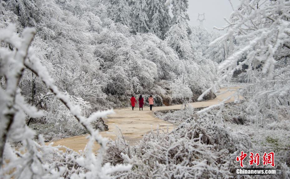 女警花闺房处女学习新技能准备晋升 示例图 - 说明文字