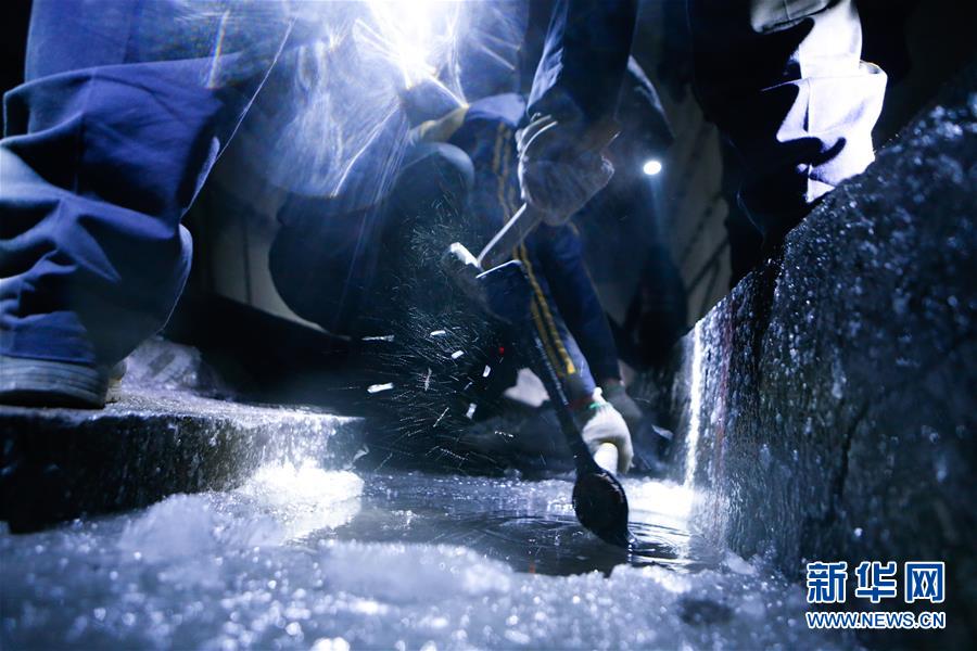 在城市乡村间 gary农民工的奋斗故事 示例图 - 说明文字